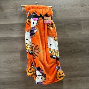 NWT! Hello Kitty Halloween Orange Blanket 2 Pack